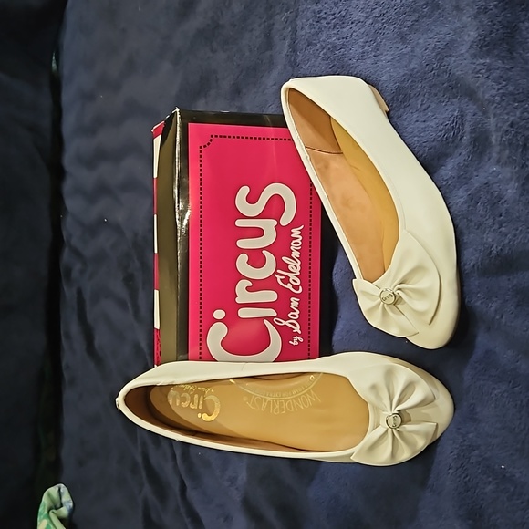 Shoes - Picture 1 of 2